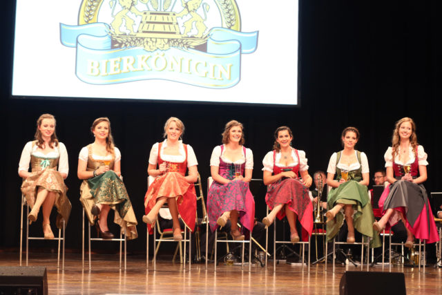 vlnr Theresa Priller_Stephanie Kleesattel_Marlene Speck_Katharina Walter_Julie Decher_Jennifer Rausch_Isabella Wagner