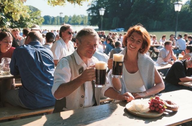 28_biergarten_dunkles