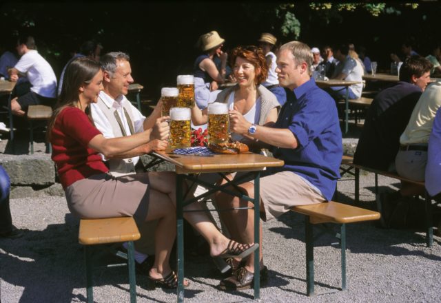 33_biergarten_helles_mass