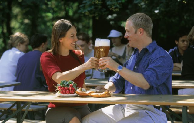 39_biergarten_weissbier_trueb