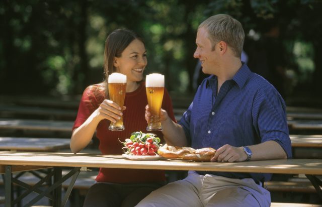40.1_biergarten_weissbier_trueb