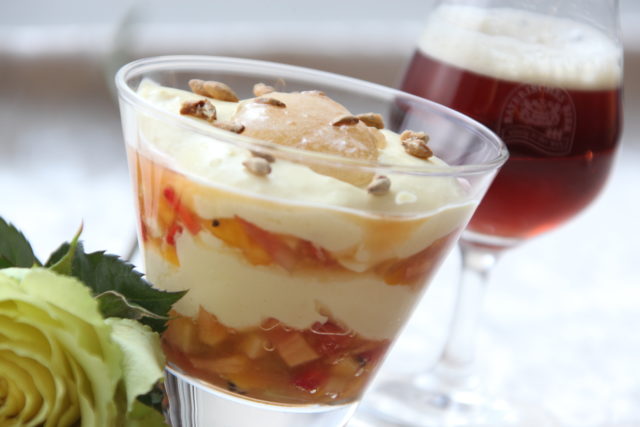 Biercreme mit Fruechten der Saison_5