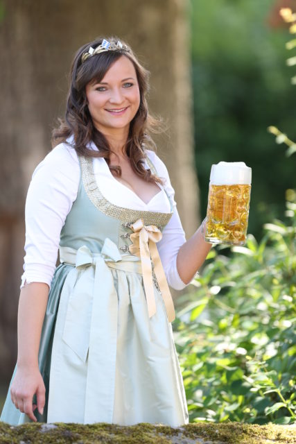 BayerBierKoenigin2014-2015_Tina-ChristinRueger_01