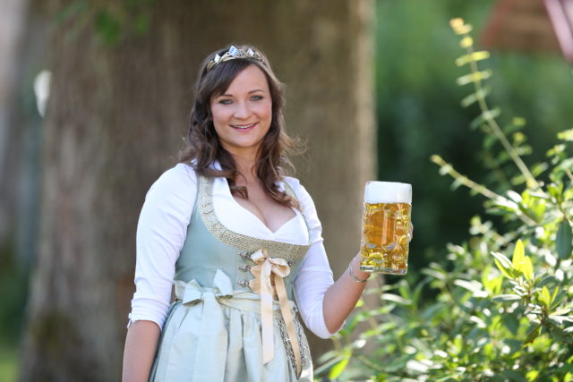 BayerBierKoenigin2014-2015_Tina-ChristinRueger_02