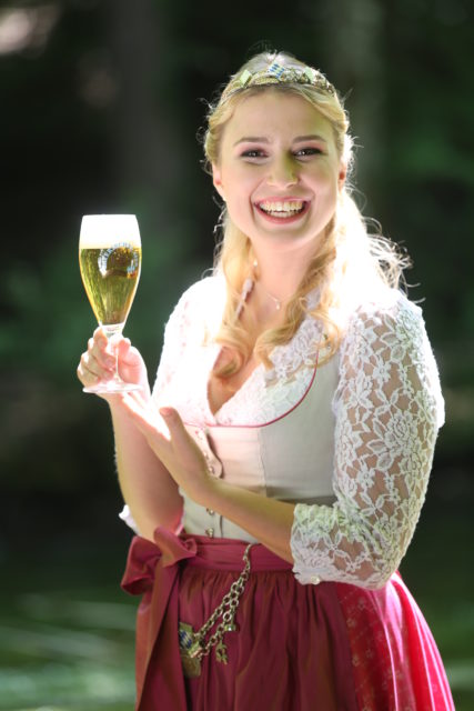Bayerische Bierkoenigin 2016-2017 Sabine-Anna-Ullrich_Pils-1