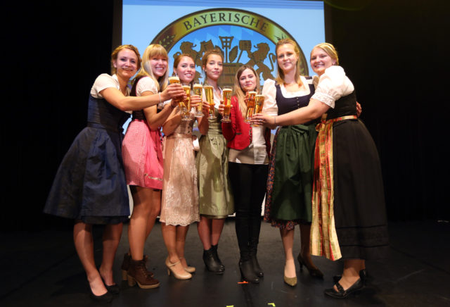 vlnr_Johanna Seiler-Sarah Mueller-Sandra Pichlmair-Magdalena Simmel-Sabrina Mair-Barbara Berger-Jana Neubert