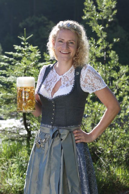 BayerBierkoenigin2018-19_Johanna Seiler_Maß-23