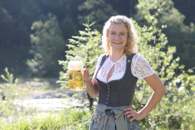 BayerBierkoenigin2018-19_Johanna Seiler_Maß-24