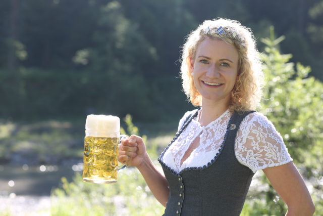 BayerBierkoenigin2018-19_Johanna Seiler_Maß-25