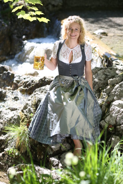 BayerBierkoenigin2018-19_Johanna Seiler_Maß-28