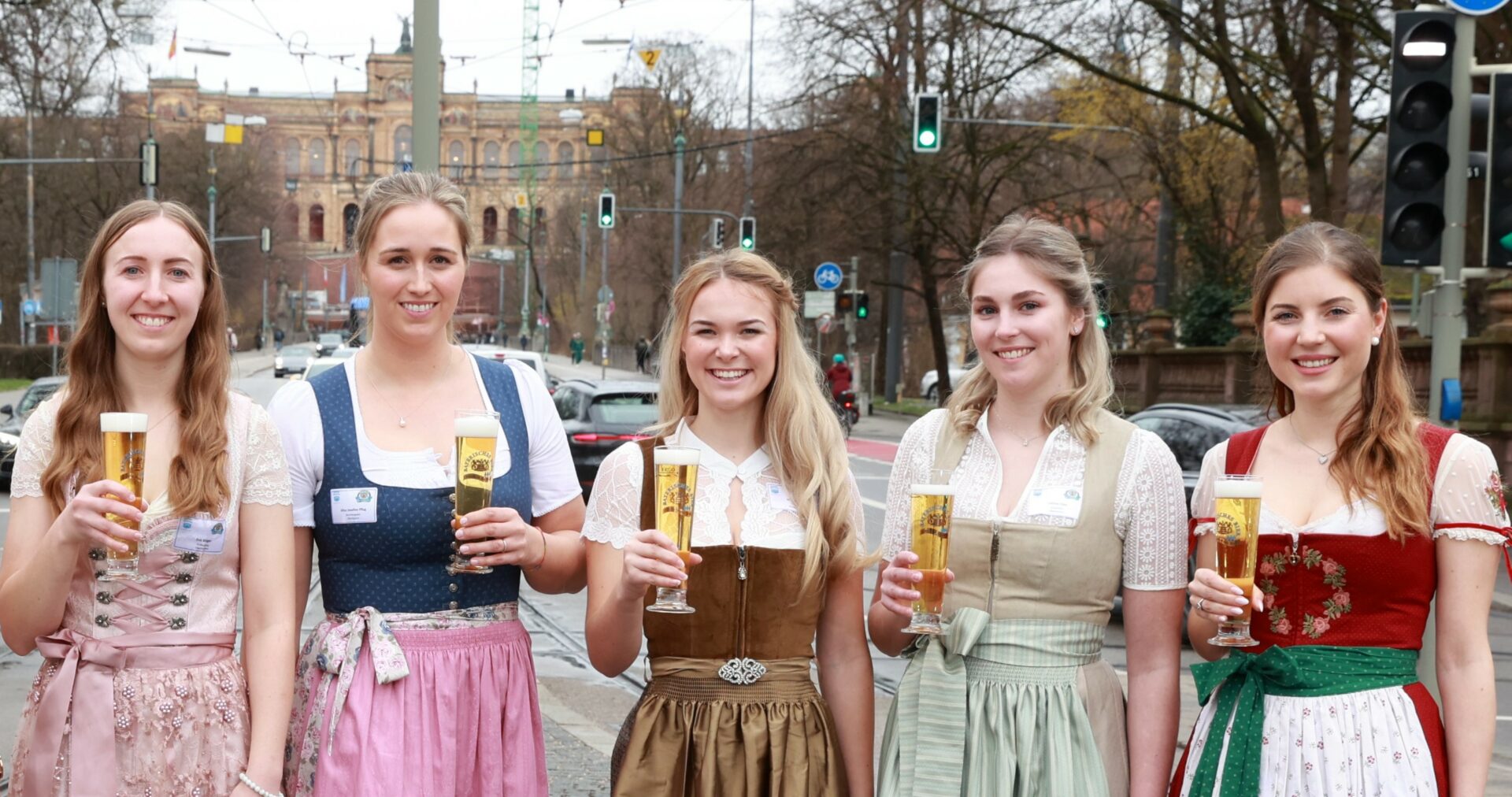 Finalistinnen Wahl zur Bayerischen Bierkoenigin 2024/2025